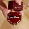 Anillo con Inicial de Nuevo Estilo Lujo Ligero para Mujer, Anillo de Compromiso de Moda y Sencillo Microincrustado para Mujer, Venta Directa de Fábrica