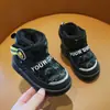 Botas de Neve Infantis Novo Modelo de Inverno para Meninos, Impermeáveis e Espessadas, Sapatos de Algodão para Bebê com Solas Macias, Botas Quentes de Algodão Forradas com Lã para Meninas