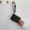Bolso Cruzado Mini Estampado de Leopardo Otoño Invierno Nuevo Retro Billetera para Monedas Nicho Moderno Versátil Ligero de Mano Bolso de Gamuza Felpa