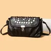 Bolso de Hombro Cruzado de Cuero Suave de Moda Casual para Mujer Gran Capacidad Bolso para Mamá de Mediana Edad Bolso Cuadrado Pequeño Retro
