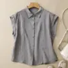 Verão 2026 Nova Moda Camisa Bordada Vazada Emagrecedora Casual Top com Senso de Design Gola Camisa Top sem Mangas