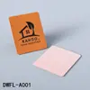 Etiquetas y Etiquetas de Cuero PU en Stock, Logo Personalizado en Relieve, Accesorios para Ropa, Marca de Equipaje, Etiquetas de Cuero de Microfibra con Relieve que Cambian de Color