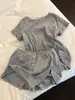 Novo Estilo de Pijama de Verão Ins para Mulheres, Shorts de Manga Curta, Parte de Baixo Cinza, Estampa Pequena de Cereja, Conjunto de Roupa de Casa Estilo Coreano para Meninas