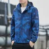 Jaqueta Masculina 2026 Nova Primavera e Outono, Marca da Moda Impermeável à Prova de Vento com Capuz Removível, Roupa de Casal