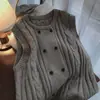 Cardigã colete transpassado chique e elegante com design macio e estiloso, malha sem mangas para sobreposição