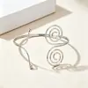 Pulseira de Braço Punk Geométrica de Metal Exagerada Europeia e Americana Mais Vendida Através das Fronteiras com Designs Únicos de Linhas Florais e Notas Musicais