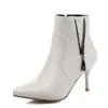 Botas curtas leves de comércio exterior, bico fino, salto alto, botas femininas de tamanho grande, tamanho 40-45, sapatos romanos, tamanho 9-12