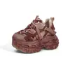 Zapatos de plataforma gruesa para mujer, nuevo modelo de otoño 2026, zapatos casuales vintage desgastados, zapatos versátiles para mujer que aumentan la altura