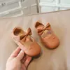 Zapatos de Suela Blanda Individuales para Bebés y Niños Pequeños Primavera/Otoño 2026 Zapatos para Caminar de Bebé Estilo Coreano Zapatos de Cuero de Princesa con Lazo Zapatos Individuales para Niños