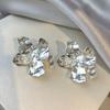 Brincos de Flor de Metal Brincos de Ouro 2024 Novo Explosivo Exagerado Retro Brincos Estilo Feminino Luz Luxo High-end Sense