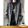 Camisa retro de estilo americano con estampado integral, camisa de manga larga holgada para hombre para otoño, se usa como capa exterior con un cárdigan, elegante y genial con cuello de solapa