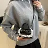 Bolso de Lazo Niche Fresco y Dulce Súper Popular para Mujer 2025 Nuevo Mini Cuadrado Pequeño de un Solo Hombro para Axila con Corazón Femenino