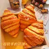 Brinquedo de Comida Simulado Pão Squishy Croissant Brinquedo de Rebote Lento Molhado Macio Decompressão Estudante Brinquedo de Apertar Venda Quente Transfronteiriça