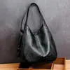 Bolsa feminina de grande capacidade transfronteiriça 2026, bolsa de ombro em couro macio, bolsa versátil e moderna de ombro, bolsa de mão tote feminina estilo coreano