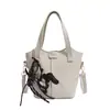 Bolsa de Balde de Água Transfronteiriça Textura de Nicho Bolsa de Cesta de Legumes de Mão Estilo Coreano Padrão Lichia Bolsa Feminina para o Trabalho Casual Bolsa de Ombro Único Transversal