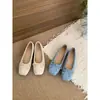 Primer Encuentro con los Nuevos Zapatos Planos de Mujer Estilo Francés para Primavera/Verano 2025 de Gamuza Roja con Punta Cuadrada y Diseño de Ballet con Lazo
