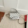 Moda Otoño 2026 Bolso Cruzado Pequeño Cuadrado de Lunares Elegante y Sencillo Estilo Coreano Diseño de Nicho Bolso de Mano para Hombro para Mujer