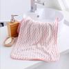 Toalla grande para adulto de felpa coralina catiónica de alta densidad de fábrica, absorbente de agua corrugada, suave, a rayas, toalla facial de belleza
