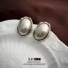 Brincos de Pérola Cinza Zircônia de Alto Padrão Francês Brilho Leve Geométricos de Nicho Brincos Simples e Versáteis para Mulheres