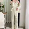 2026 Nuevo Pijama de Terciopelo de Isla para Otoño e Invierno para Mujer, Estilo Dulce Botones Ropa de Casa, Conjunto de Pijama de Tres Piezas Cálido y de Moda