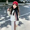 Conjunto Deportivo de Otoño para Niñas 2026 Nueva Moda Elegante Sudadera Rayada para Niñas Grandes Conjunto de Dos Piezas para Niños de Otoño
