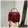 Bolsa Feminina Fashion Transfronteiriça Cor Sólida Bolsa de Ombro Único Transversal 2025 Nova Bolsa Feminina Fosca Bolsa de Mão Estilosa com Fecho Retrô