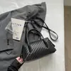 Bolsa de Almofada Elegante de Cor Sólida com Padrão Trançado Bolsa de Ombro Fashion com Personalidade Tendência Simples para Trabalho, Deslocamento e Uso Casual