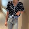 Cardigan de tricô novo de verão 2024, estilo retrô com padrão quebrado, doce japonês, versátil, gola V, de abotoamento simples, top de manga curta para mulheres