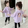 Camiseta Básica Infantil Cartoon Primavera e Outono 2026 para Meninas, Nova Camiseta de Manga Longa Estilosa Versão Coreana para Meninas