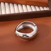 Pulsera Nueva Transfronteriza de Gama Alta Creativa Gruesa Exagerada Superficie Fotosensible Personalizada para Damas Venta al por Mayor Aleación Superficie Ancha Simple