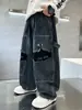 Calças Jeans de Pernas Largas para Meninos Estilo Primavera e Outono Calças Cargo Largas para Crianças de Tamanho Médio e Grande Calças Longas Retas Tendência Cool Design Patchwork Rasgado