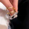Pendientes Torcidos en Forma de C con Zirconita Brillante y Guadaña de Luna Llena Chapados en Oro Real de 18 Quilates Pendientes de Lujo Ligero de Alta Gama para Mujer