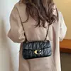 Bolsa Pequena Quadrada Bordada Acolchoada Texturizada 2025 Outono e Inverno Novo Estilo Bolsa Pequena de Corrente Fragrante Bolsa de Ombro Único Transversal da Moda para Mulheres