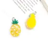Colgante de Resina Amarilla Maíz Piña Concha Mariposa Caramelo Encanto DIY Lindo Dibujo Animado Creativo Accesorios de Resina