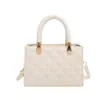 Bolso de mano versátil con bordado en relieve tejido transfronterizo, temperamento para mujer, nuevo estilo 2026, bandolera, gran capacidad, para ir al trabajo, bolso cuadrado pequeño
