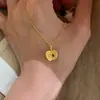 Collar de Manzana de Diseño Único para Mujer, Colgante de Fruta de la Paz, Cadena para Clavícula, Estilo Dulce, Cadena para el Cuello de Lujo Ligero, Joyería de Alta Gama