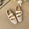 Zapatos retro estilo francés Mary Jane para mujer, nueva colección de verano 2026, con un delicado estampado de lunares, diseño de punta poco profunda y estilo de una sola correa, perfectos para el uso diario