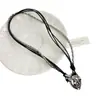 Collar de Cordón de Cuero con Letra de Corazón Retro de Nicho Español para Mujer, Estilo Ins de Lujo Ligero de Gama Alta, Cadena Exagerada para Clavícula de Personalidad