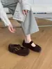 Sapatos Mary Jane de couro genuíno estilo coreano com sola grossa para mulheres, novo modelo outono 2026, sapatos rasos de salto único elegantes e versáteis