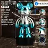 1 m Grande Ornamento de Chão Galvanizado Mochila de DJ Urso com Áudio Bluetooth ao Lado do Gabinete de TV da Sala Decoração de Villa