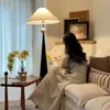Luminária de chão estilo vintage para a sala de estar, luminária de cabeceira de quarto minimalista retrô francesa de alta qualidade, luz ambiente de piso ao lado do sofá