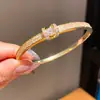 Pulseira Geométrica Flor de Zircônia Coreana, Pulseira de Luxo Leve e de Alta Qualidade, Design de Pulseira Moderno e Versátil, Design Exclusivo
