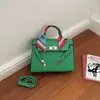 2026 Verão Nova Bolsa Transversal de Alta Qualidade Ombro Único Transversal Nicho Retrô Fashionável Textura Feminina Atacado Bolsas Femininas
