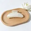 Nuevo Clip de Garra Sólido de Forma Semicircular con Patrón de Mármol Simple Moda Sensación de Alta Gama Clip de Tiburón Yuanbao Accesorios para el Cabello Estilo Vacaciones para Mujeres