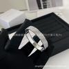 Pulsera de Cuentas de Arroz Brahma Estilo Nuevo para Mujer V Chapado en Oro Edición Ancha Incrustada con Diamantes Hecha a Mano Incrustada con Diamantes Moda de Gama Alta Pulsera Versátil