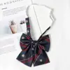 Foto de Graduación Uniforme Escolar Corbata de Moño Uniforme de Licenciatura Femenino Corbata de Moño Vino Tinto Estilo Japonés Estilo Preppy JK Camisa Libre Corbata Masculino