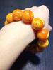 Pulseras de Cera de Abeja Antigua Optimizadas para Hombres y Mujeres, Oro Grasa de Pollo Trenzado Miel Porcelana Blanca Flor Flotante Pulsera de Ámbar Cuentas Redondas Joyería de Pareja