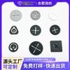 Diseño de Producción de Sellos de Goma de PVC Blando en Stock para Bolsas con Agujero para Jack de Auriculares en Forma de Cruz, Etiquetas de Plástico, Marcas Registradas y Etiquetas de Marca de Moda