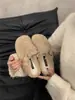 Nuevas Zapatillas Cálidas de Felpa y Lana de Cordero para Mujer Otoño/Invierno 2026, Moda para Exteriores, Suela Gruesa, Punta Cerrada, Medias Zapatillas Estilo Birkenstock