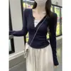 Camiseta de manga larga de dos piezas falsa para mujer, primavera y otoño, cuello en V, corte ajustado, bloques de color, estilo coreano, pura y seductora, adelgazante, top de capa interior